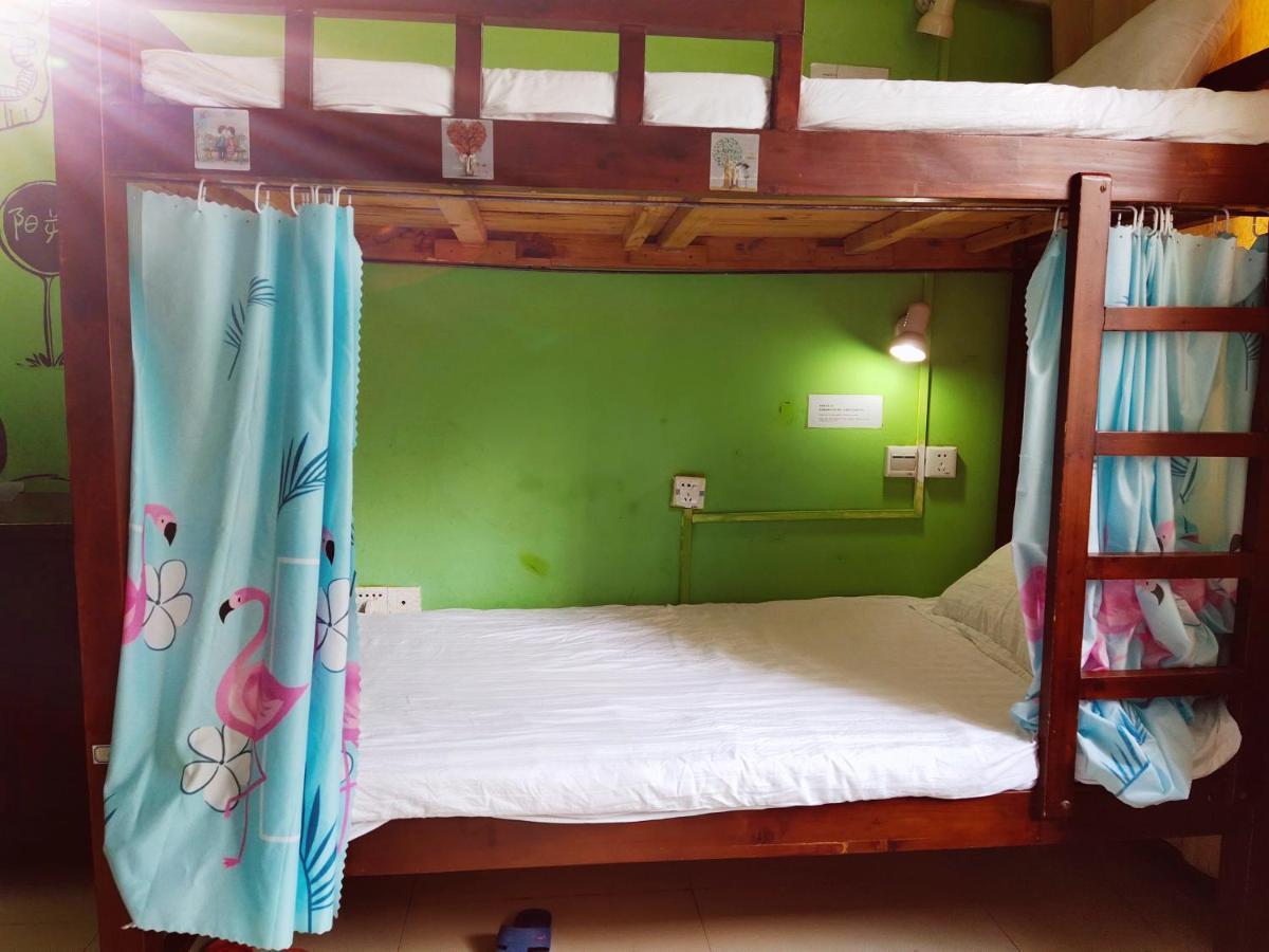 How Flower Hostel Yangshuo Exterior foto