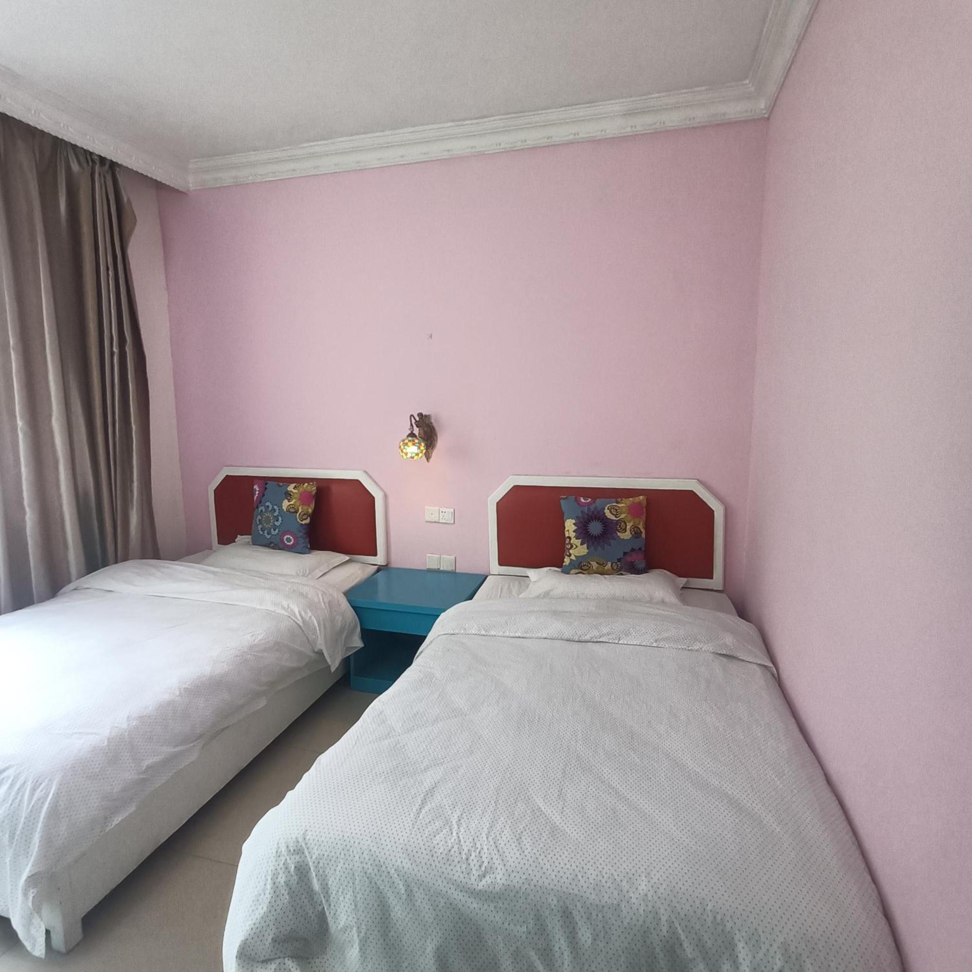 How Flower Hostel Yangshuo Exterior foto