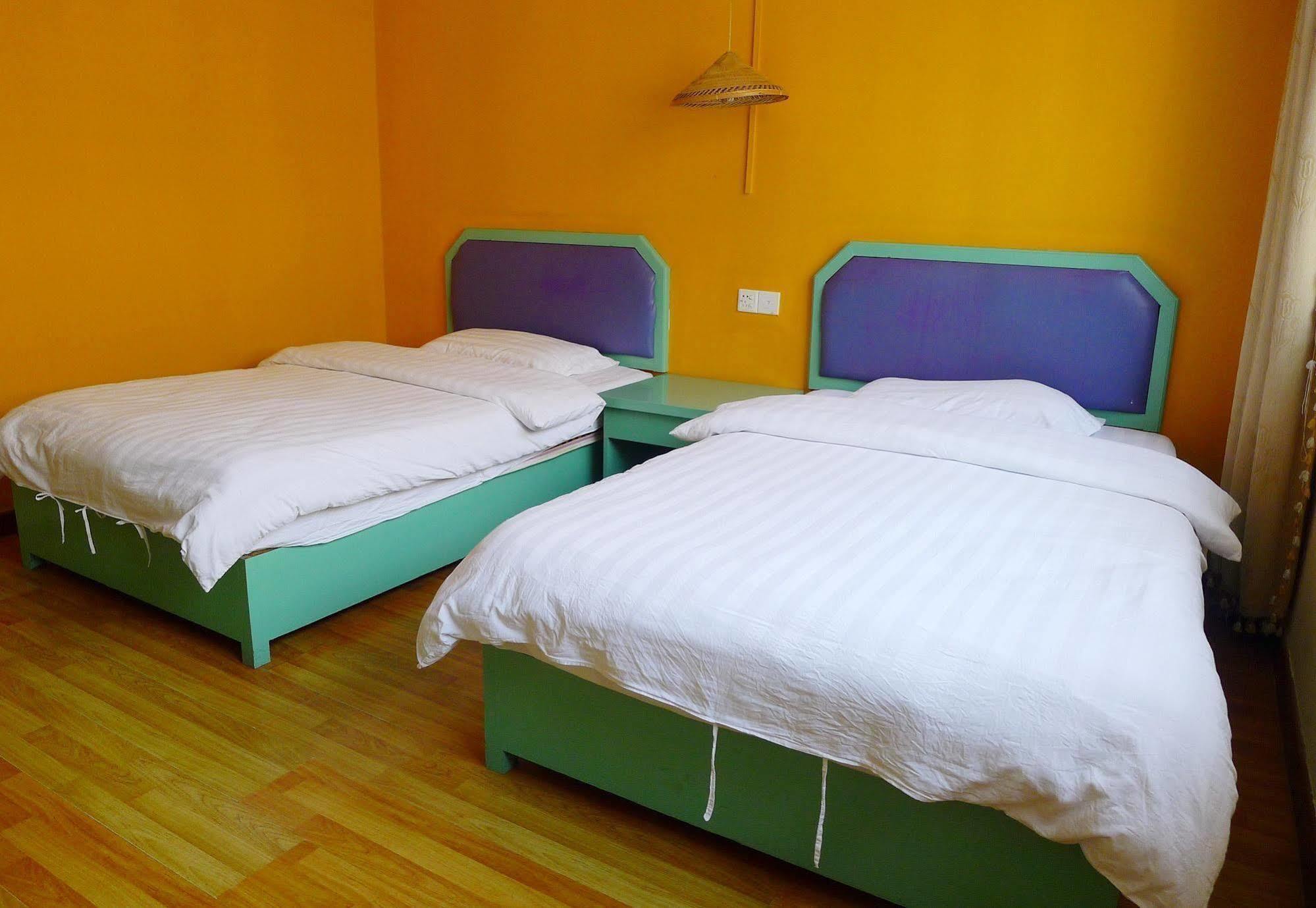 How Flower Hostel Yangshuo Exterior foto